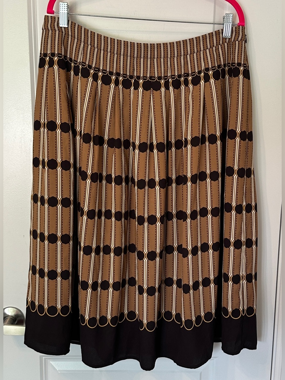 TALBOTS women's tan brown geometric chain striped pleated midi skirt, 14 US. NWT